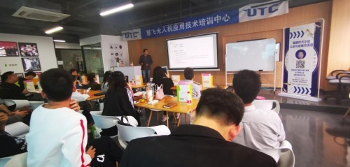上海創(chuàng)客邦成功舉辦高新技術(shù)企業(yè)認(rèn)定與培育交流會(huì)，助力企業(yè)精準(zhǔn)導(dǎo)航技術(shù)發(fā)展之路